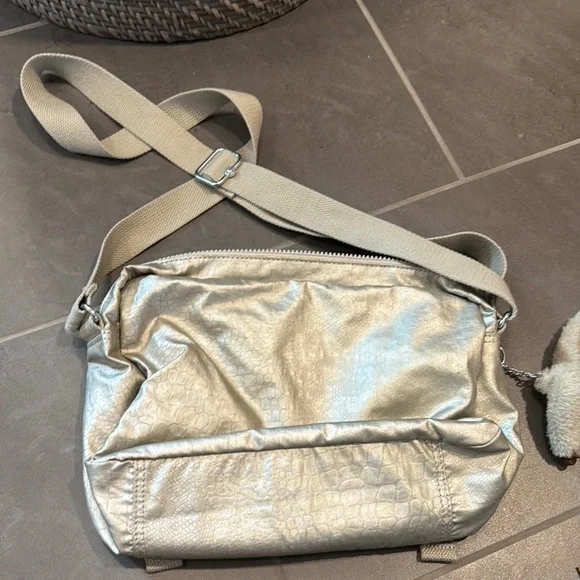 Kipling Silver Crossbody Bag with Adjustable Strap - Picture 3 of 8